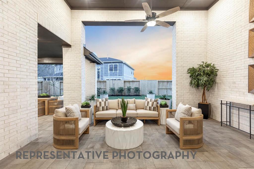 2404 Wandering Creek Way Property Photo 19