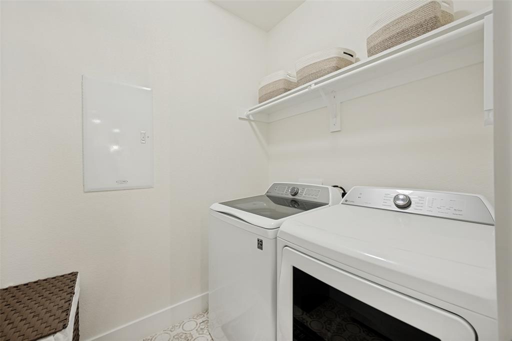 917 Cushing Drive Property Photo 11
