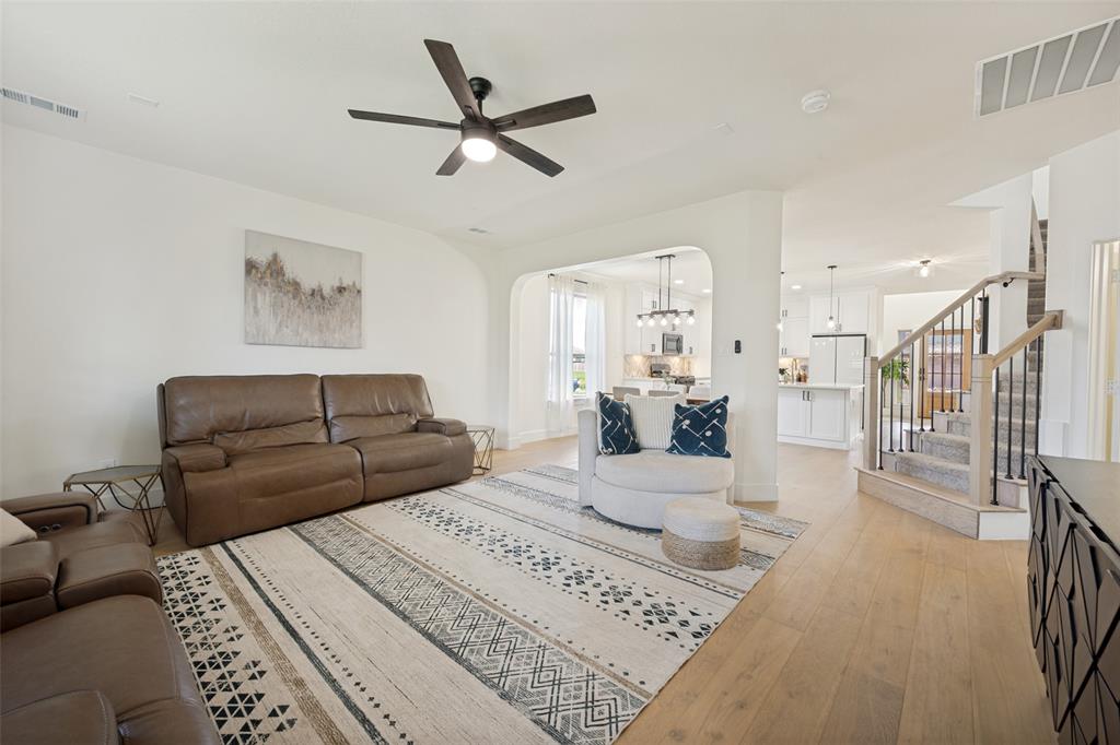 917 Cushing Drive Property Photo 13