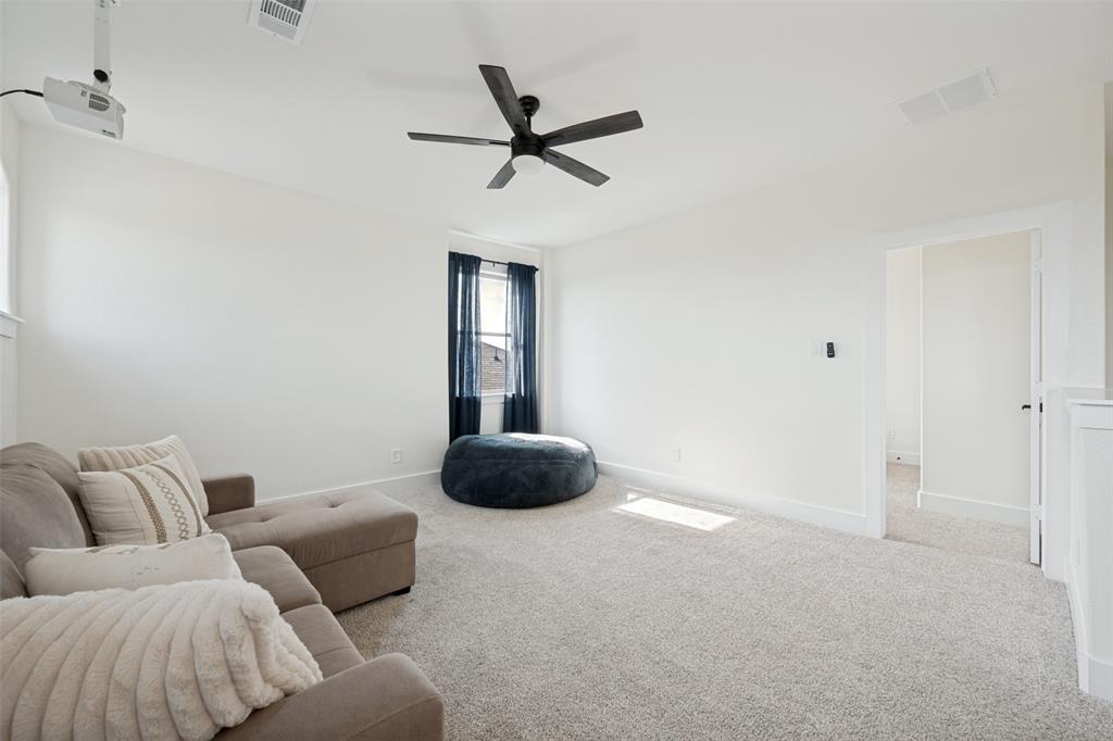 917 Cushing Drive Property Photo 25