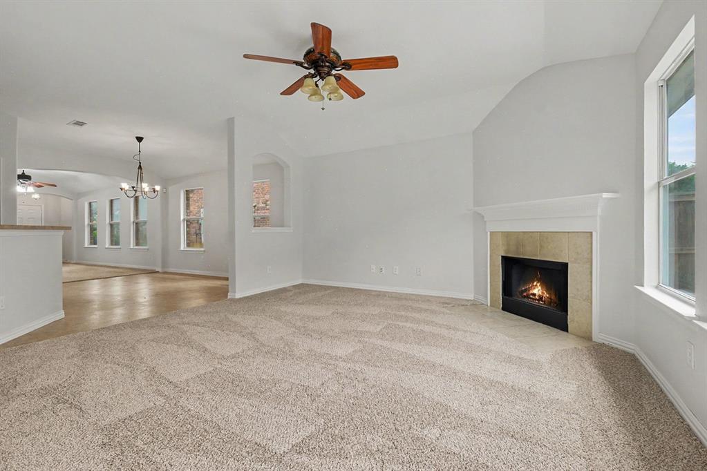 505 Creekside Drive Property Photo 3