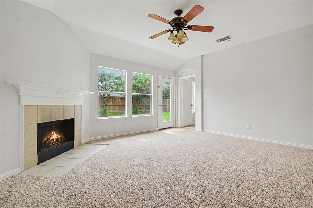 505 Creekside Drive Property Photo 4