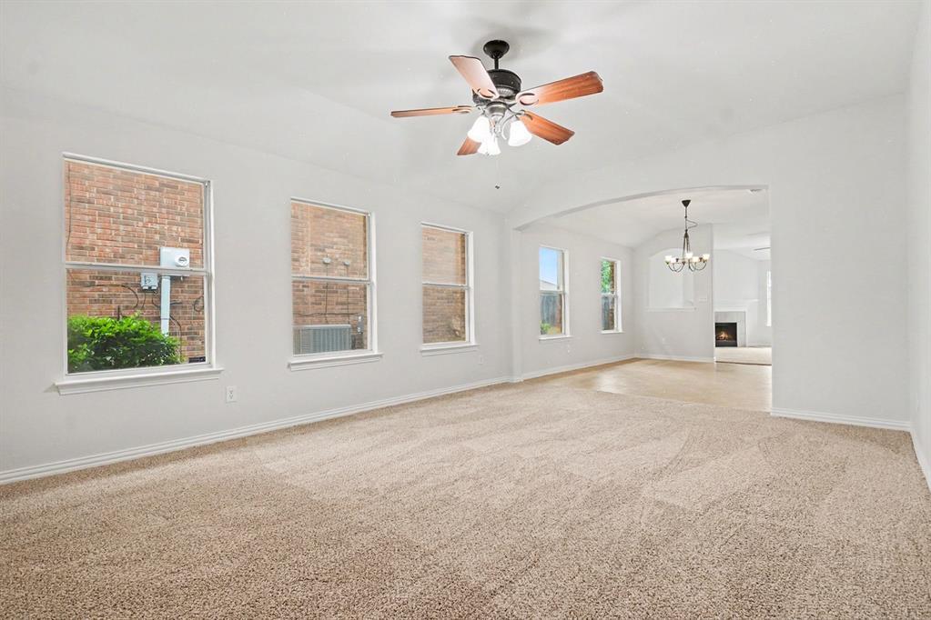 505 Creekside Drive Property Photo 5