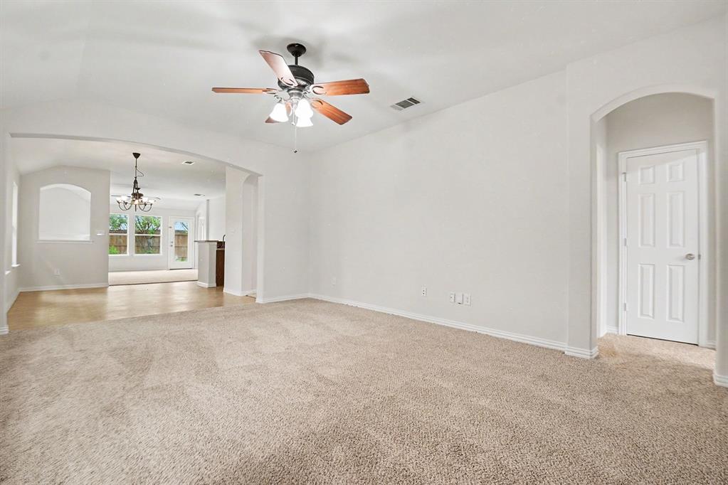505 Creekside Drive Property Photo 6