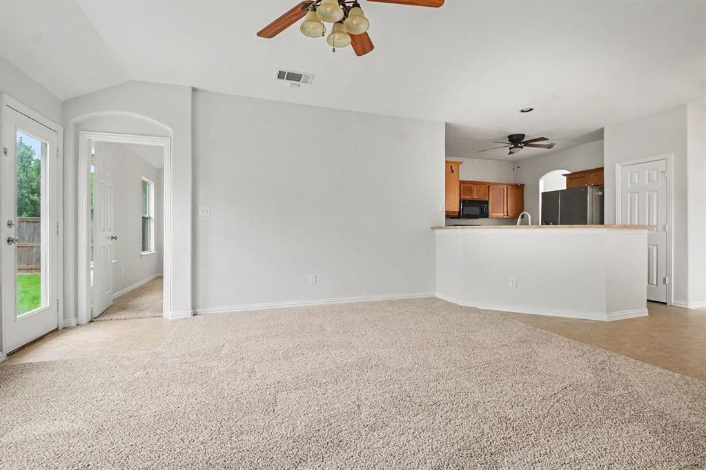 505 Creekside Drive Property Photo 7