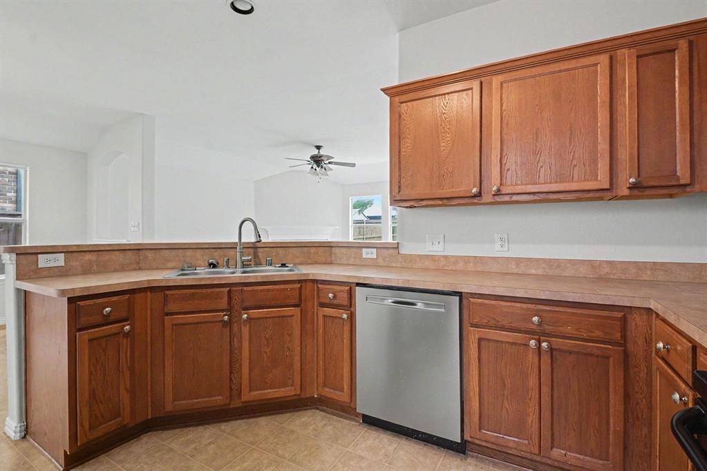 505 Creekside Drive Property Photo 10