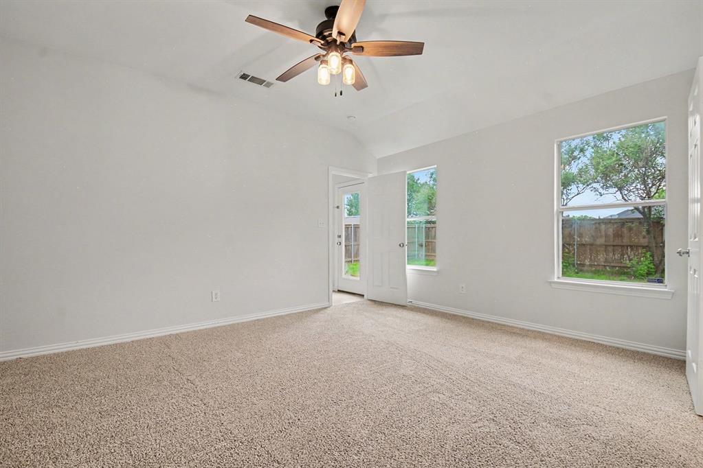505 Creekside Drive Property Photo 12