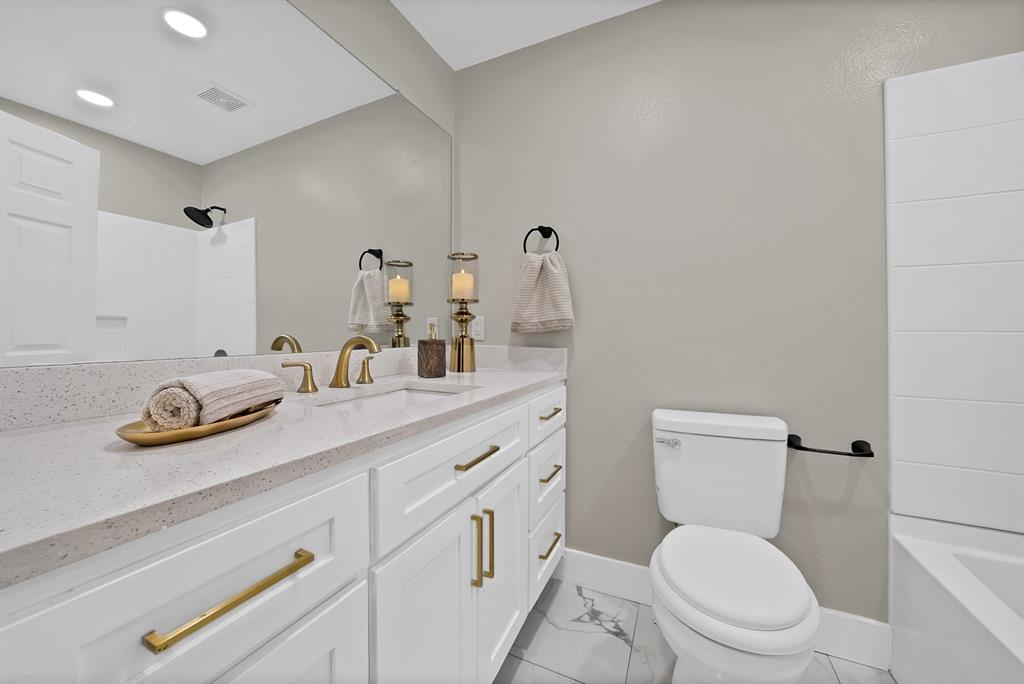 620 E 6th Street Property Photo 7
