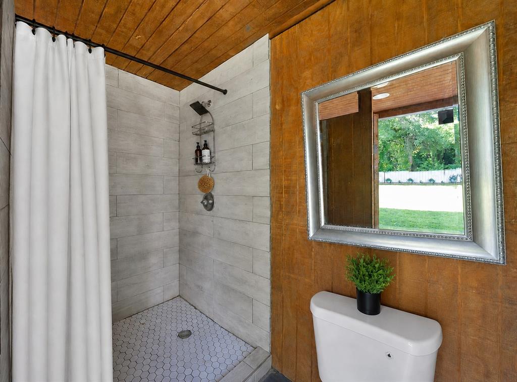 620 E 6th Street Property Photo 25