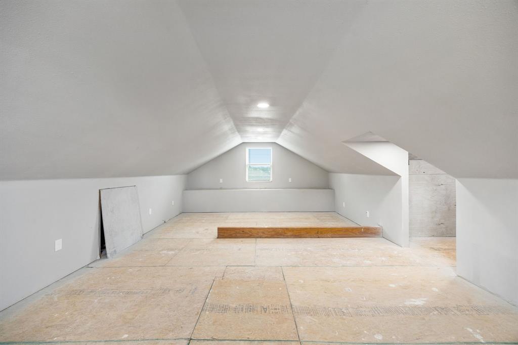 2505 Chester Avenue Property Photo 24