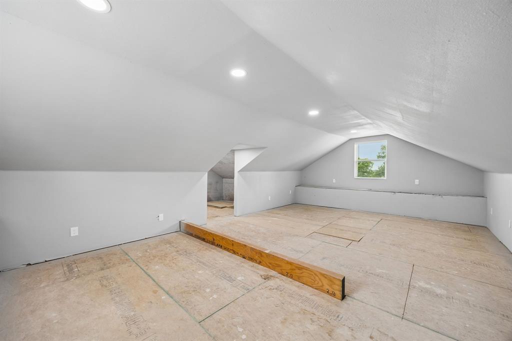 2505 Chester Avenue Property Photo 25