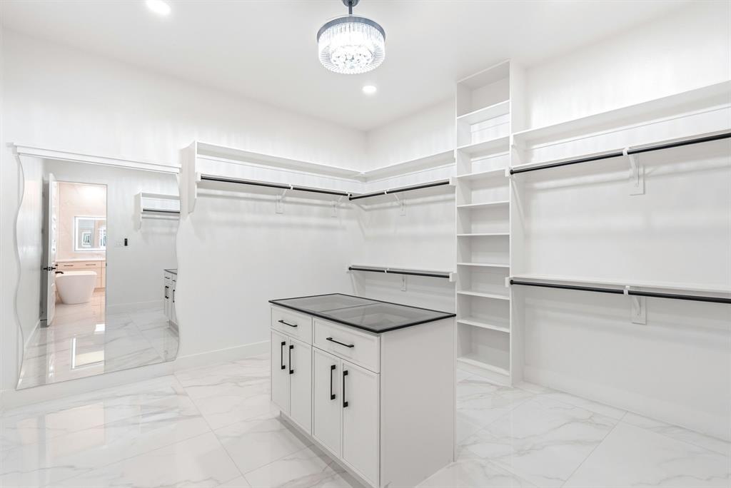 1006 Devonshire Drive Property Photo 16