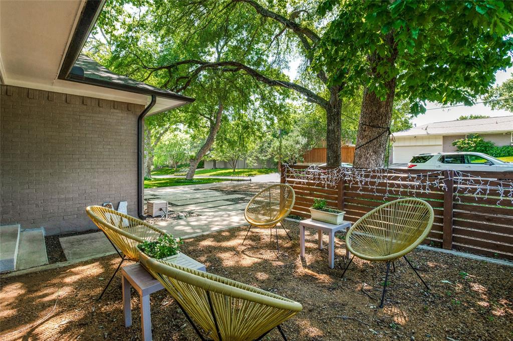 9020 Westbriar Drive Property Photo 3