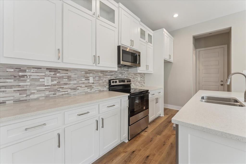 2811 Harston Street Property Photo 4