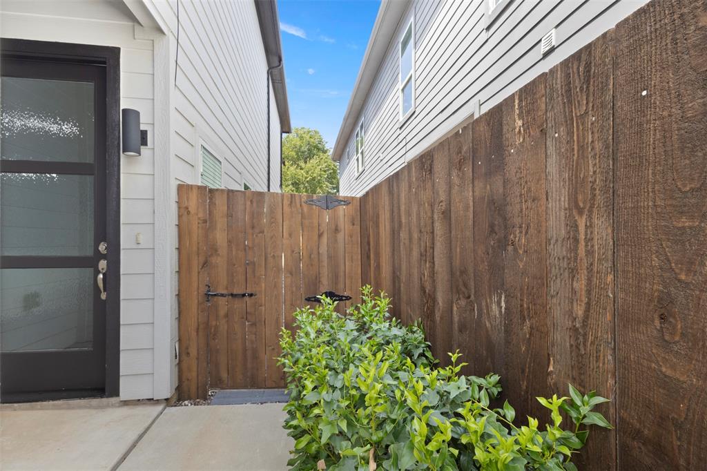 2811 Harston Street Property Photo 5