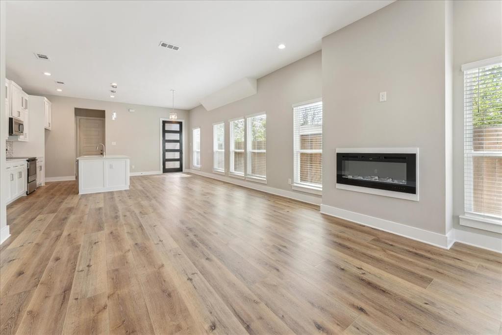 2811 Harston Street Property Photo 8