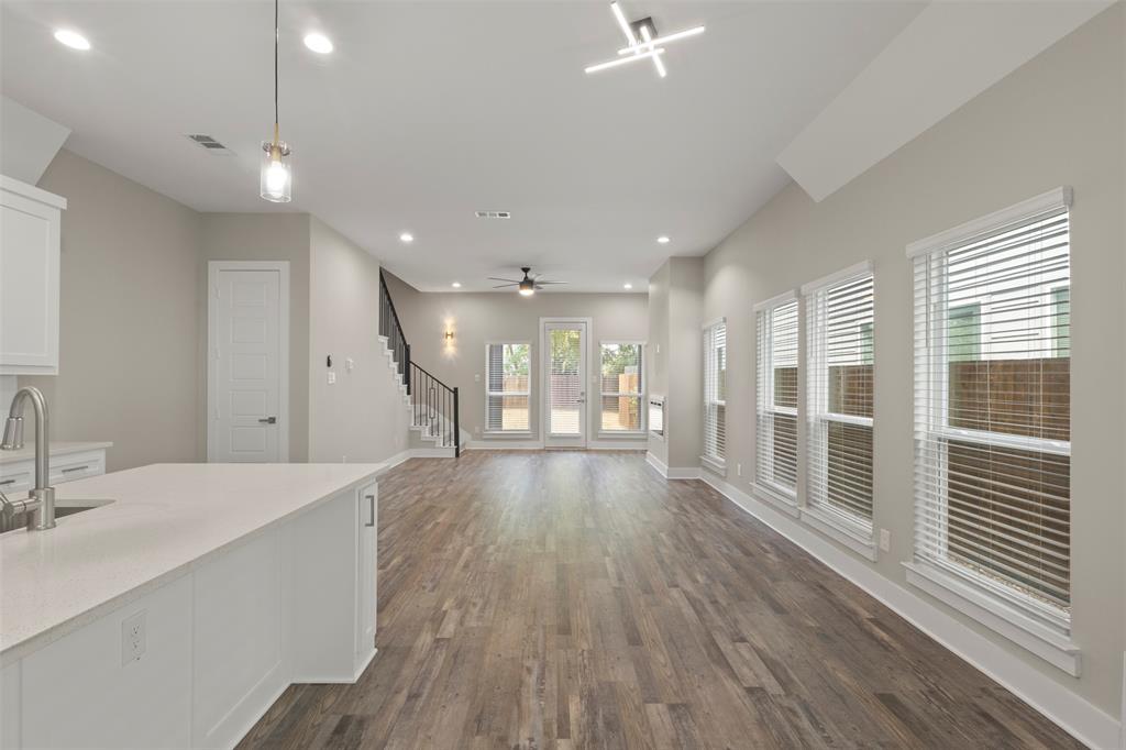 2811 Harston Street Property Photo 9