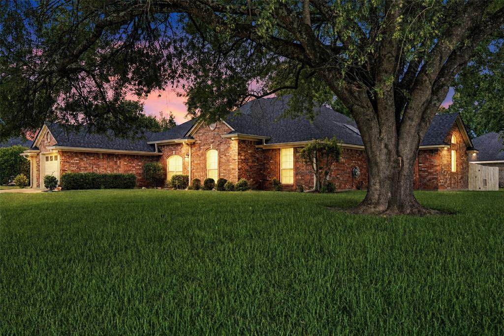 1334 Whitehall Property Photo 1