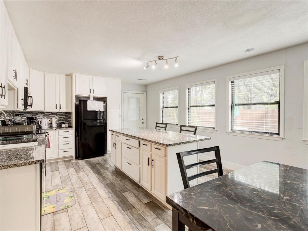 2801 W Biddison Street Property Photo 12