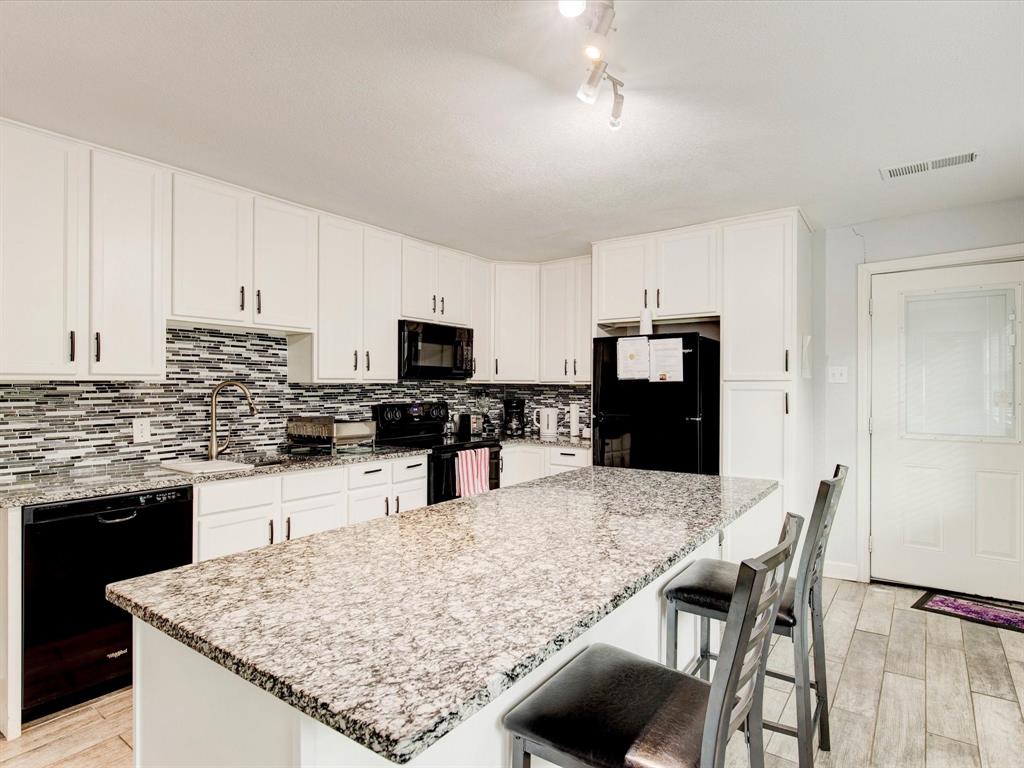 2801 W Biddison Street Property Photo 14