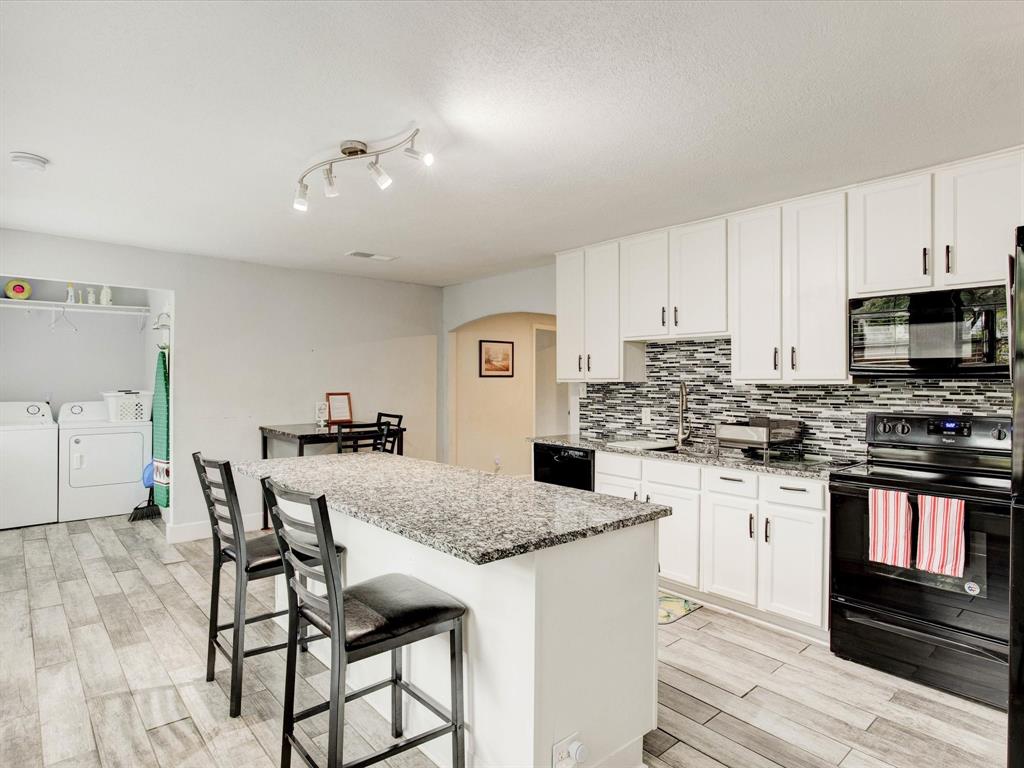 2801 W Biddison Street Property Photo 15