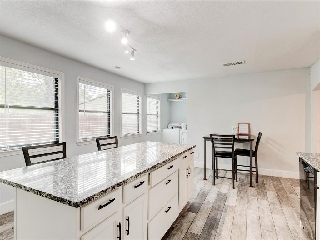 2801 W Biddison Street Property Photo 16