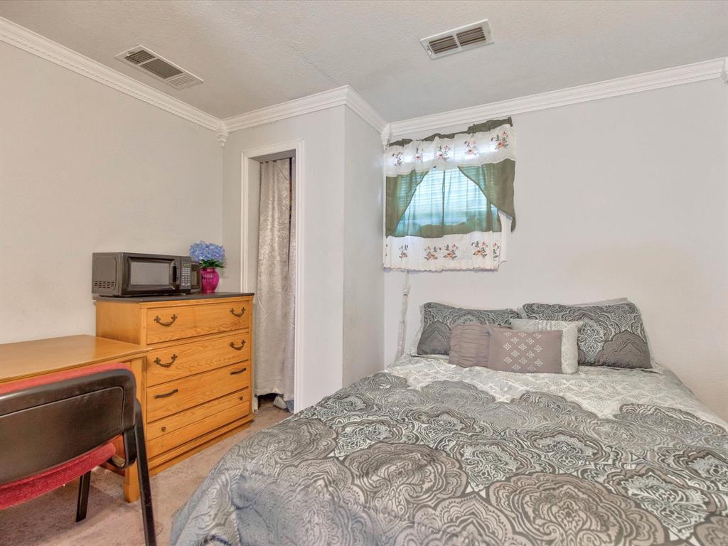 2801 W Biddison Street Property Photo 18