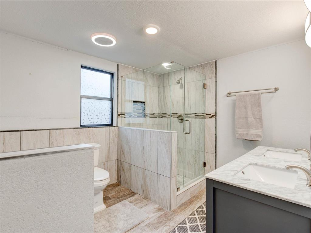 2801 W Biddison Street Property Photo 23
