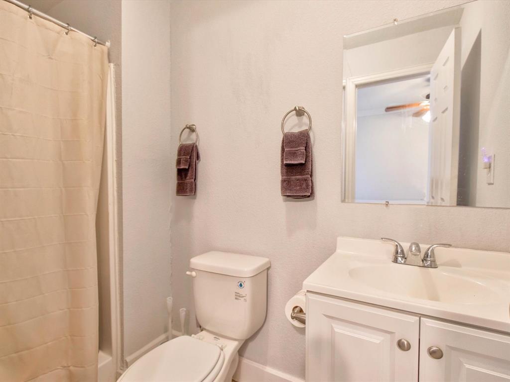 2801 W Biddison Street Property Photo 26