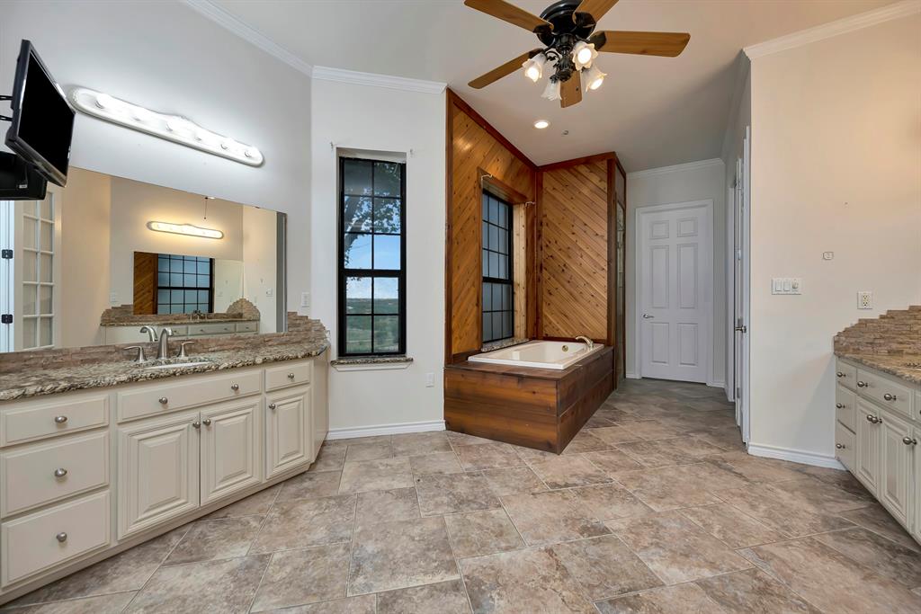 5520 White Settlement Road Property Photo 27
