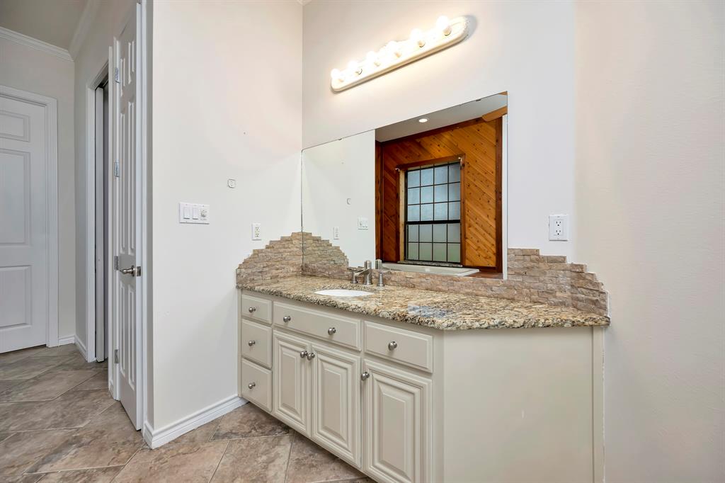 5520 White Settlement Road Property Photo 28