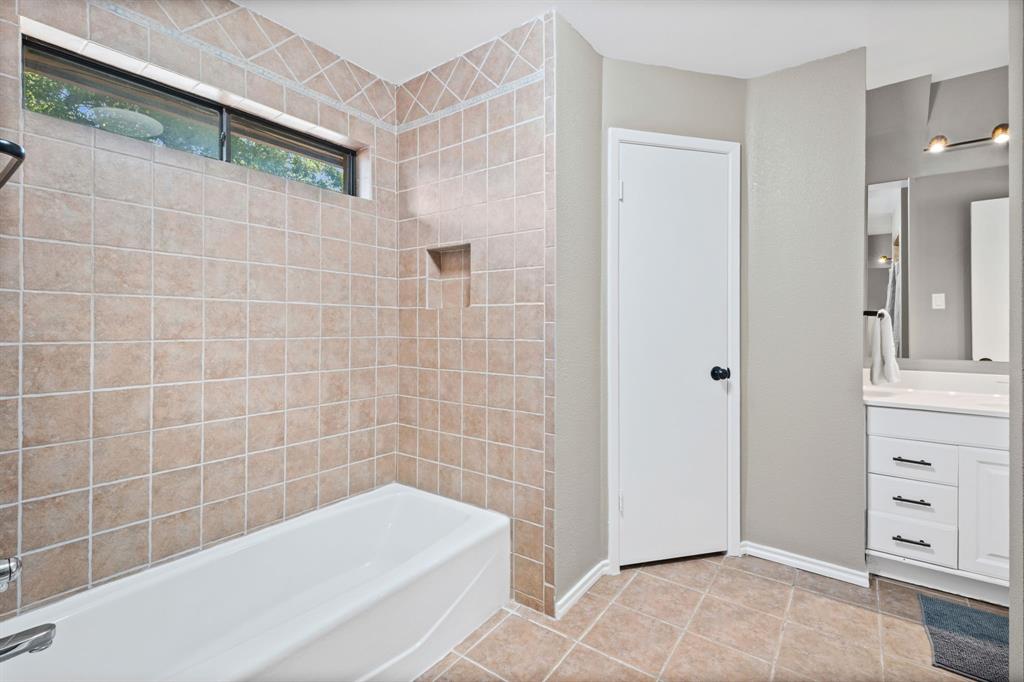 1023 Auburn Drive Property Photo 12