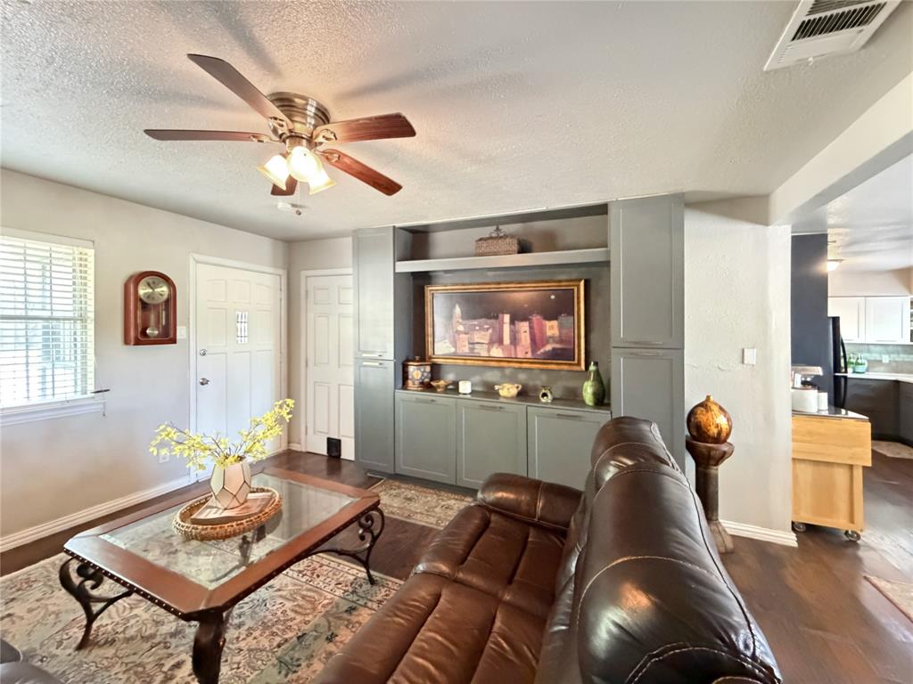 2243 Inca Drive Property Photo 3