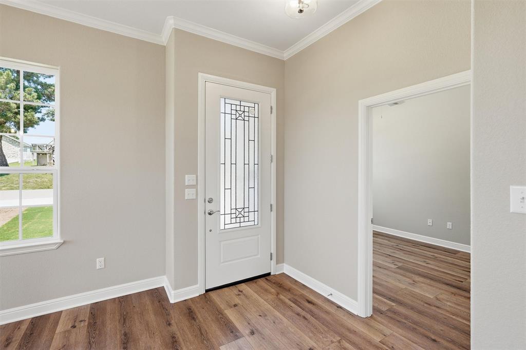 5126 Country Club Drive Property Photo 6
