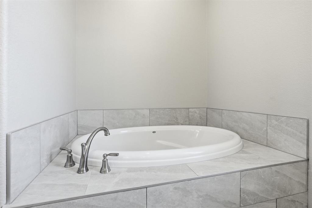5126 Country Club Drive Property Photo 21