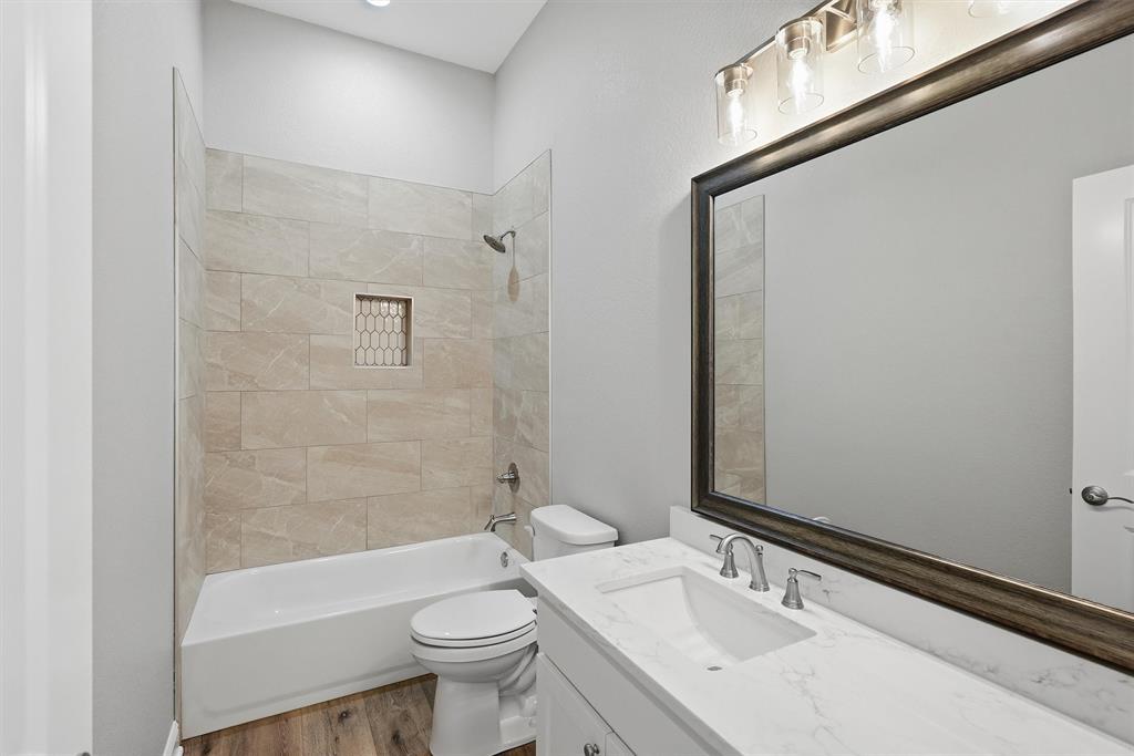 5126 Country Club Drive Property Photo 28