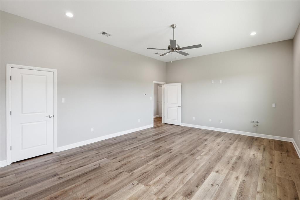 5126 Country Club Drive Property Photo 29