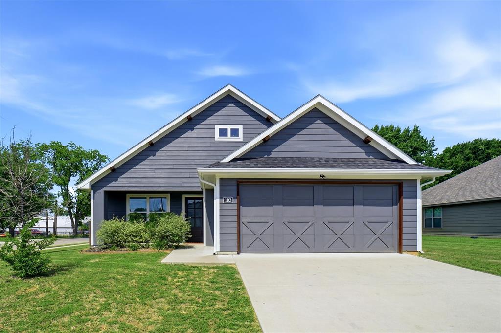 103 Clover Circle Property Photo 1