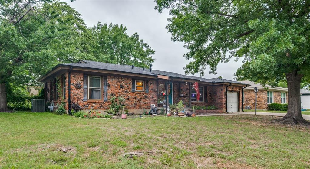 727 Norwood Drive Property Photo 2