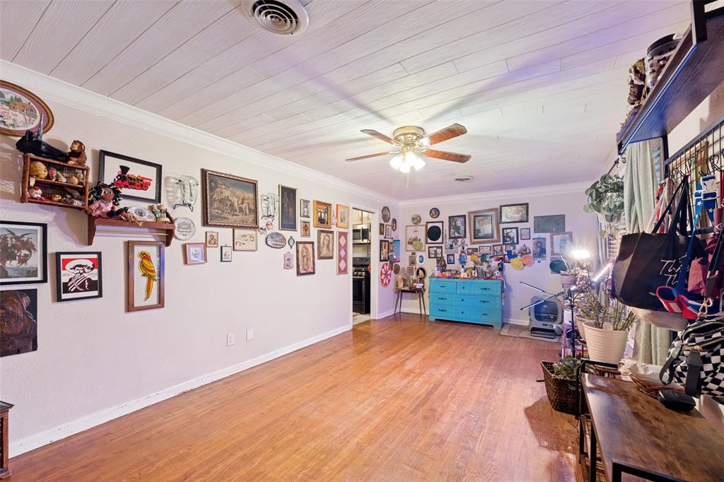 727 Norwood Drive Property Photo 3