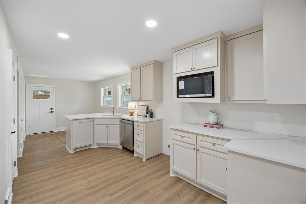 10517 Wyatt Street Property Photo 12