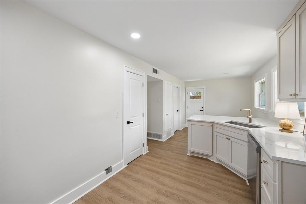 10517 Wyatt Street Property Photo 14