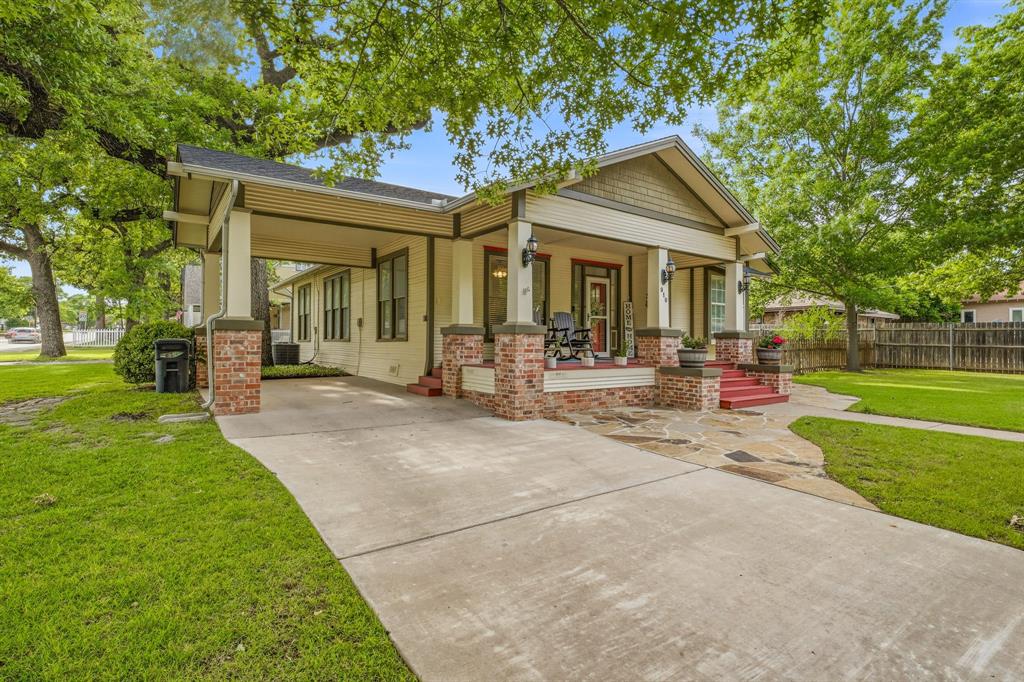 910 S Waco Street