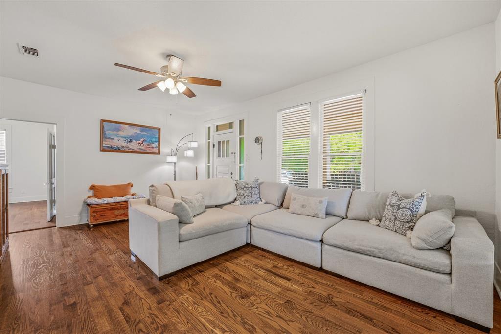 910 S Waco Street Property Photo 8