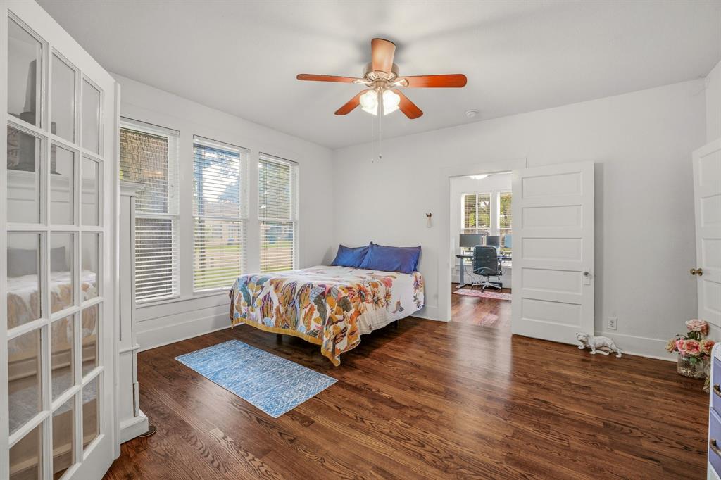 910 S Waco Street Property Photo 10
