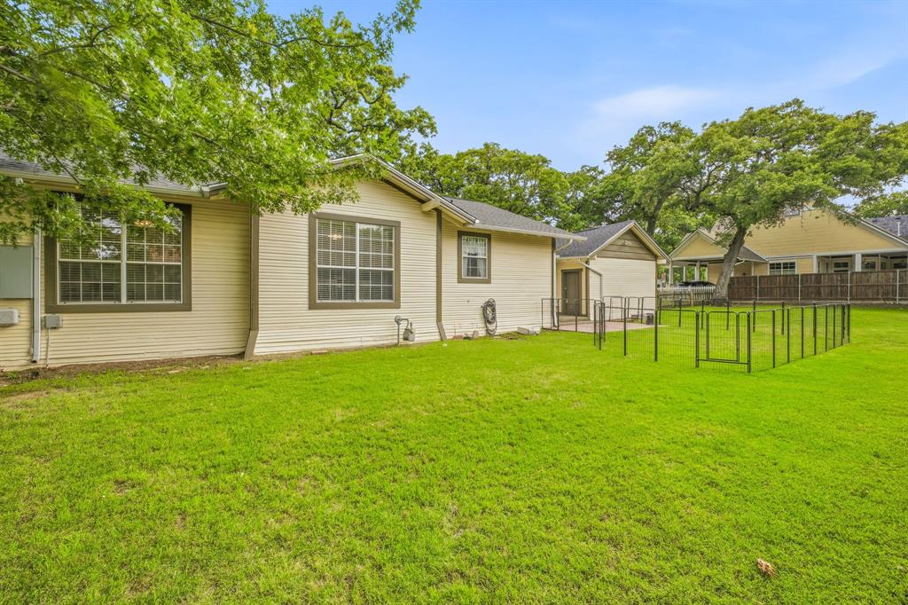 910 S Waco Street Property Photo 25