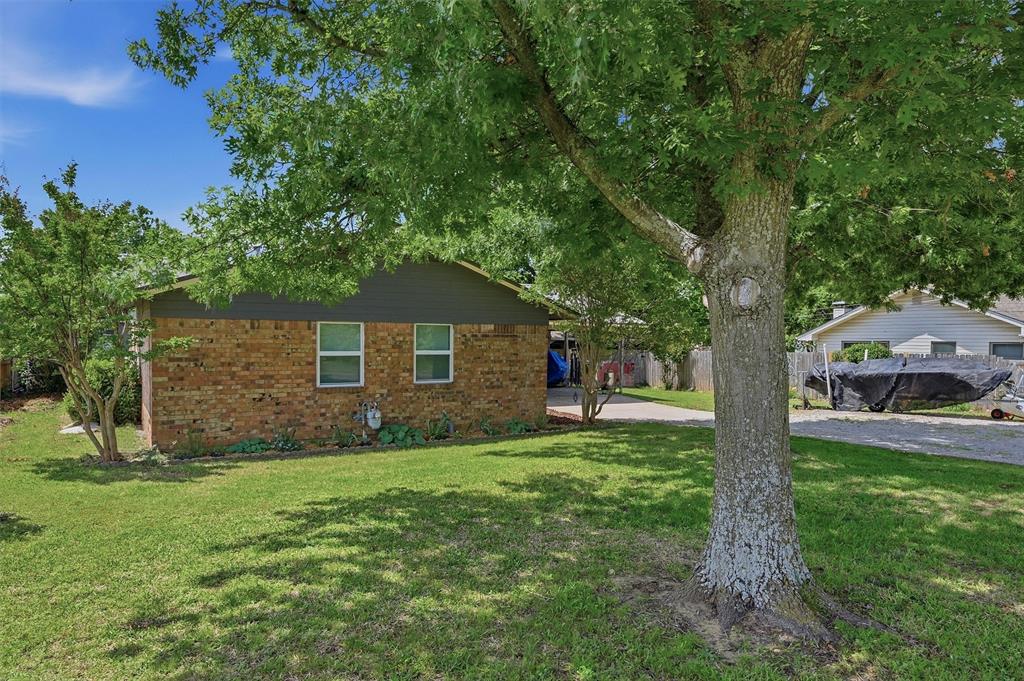 111 E Pecan Street Property Photo 3
