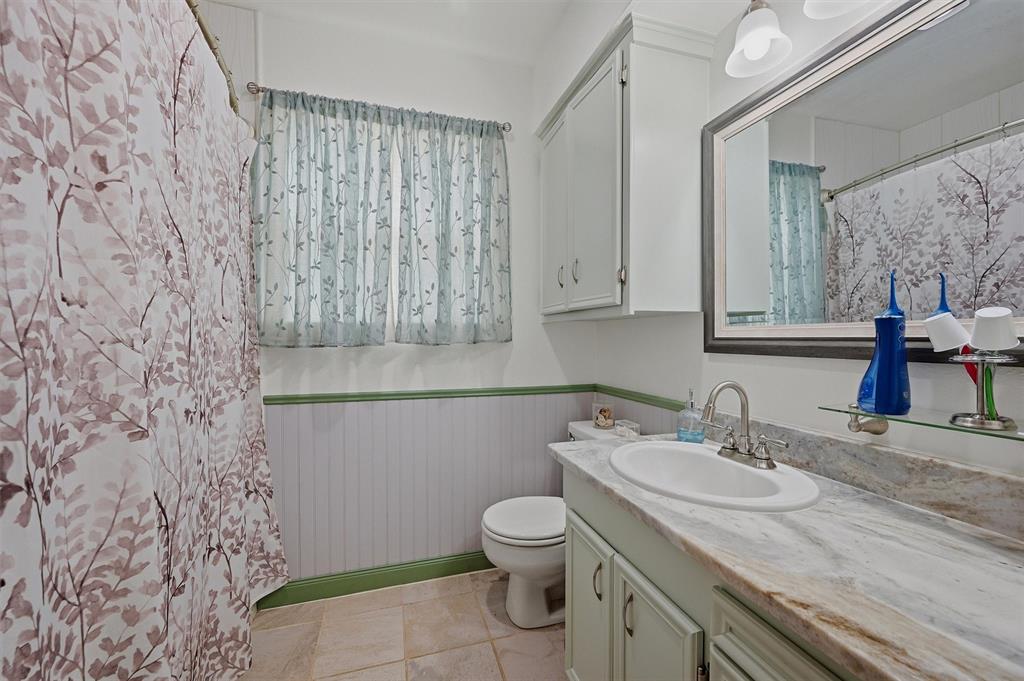 111 E Pecan Street Property Photo 14