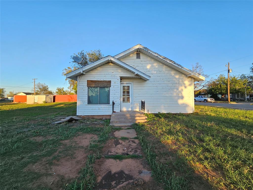 1211 Campbell Street Property Photo 1