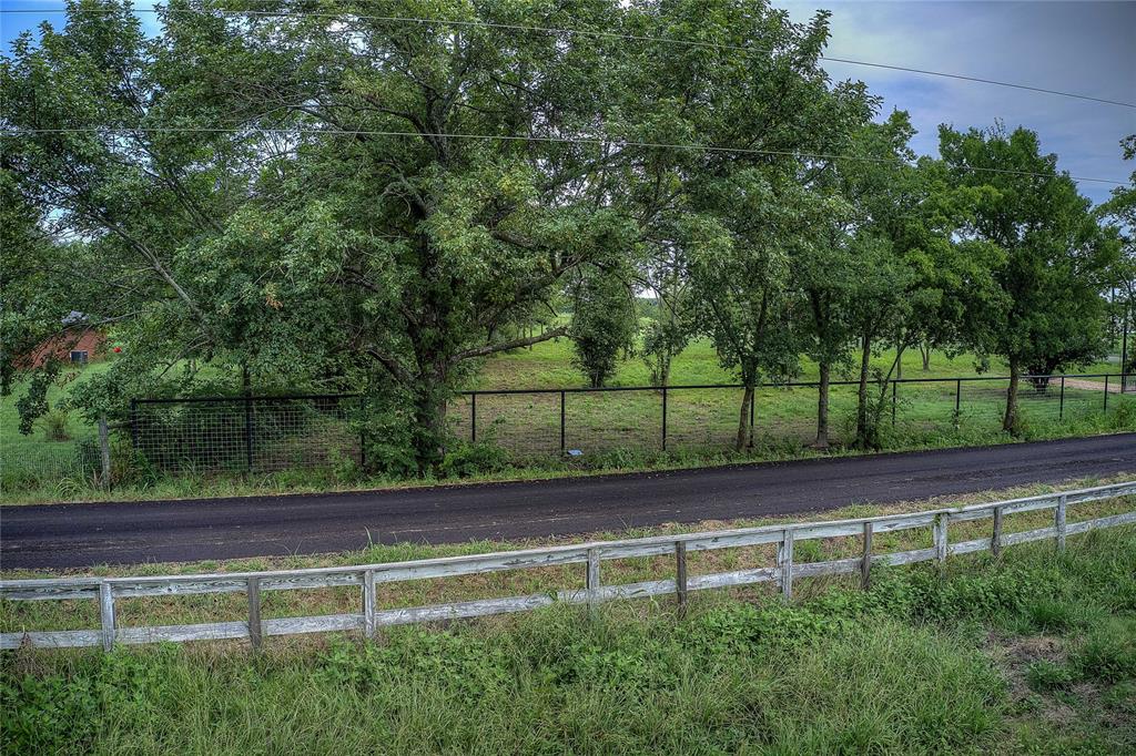 868 County Road 23940 Property Photo 6